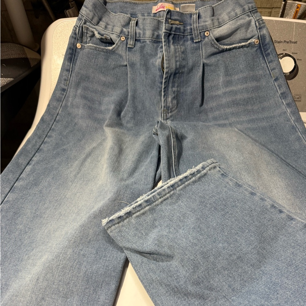 Vintage Light Wash Pleated Jeans - Wide Leg